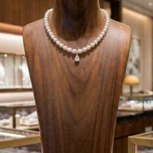 Kiara Pearl And Moissanite Necklace