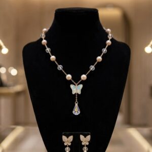 Rua Pearls & Crystals Necklace & Earrings